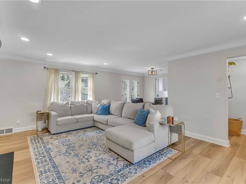 4519 W Ridgewood Drive, Parma, OH 44134 Photo 5