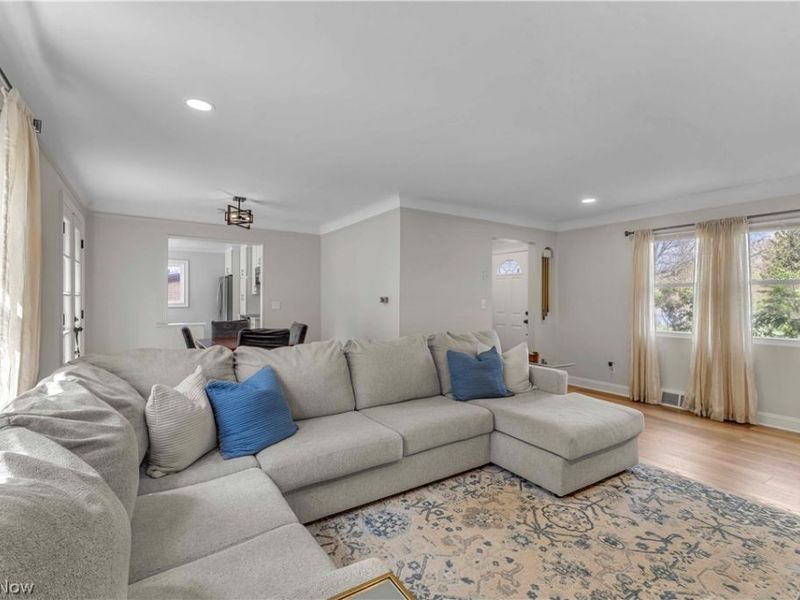 4519 W Ridgewood Drive, Parma, OH 44134 Photo 8