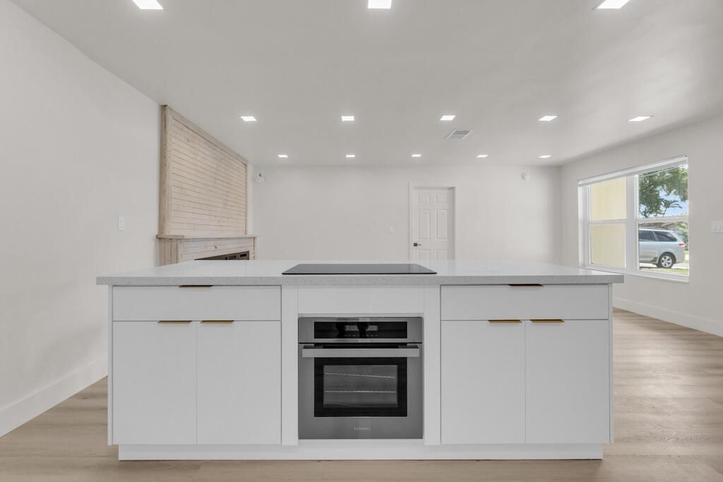 8431 NW 27th Place, Sunrise, FL 33322 Photo