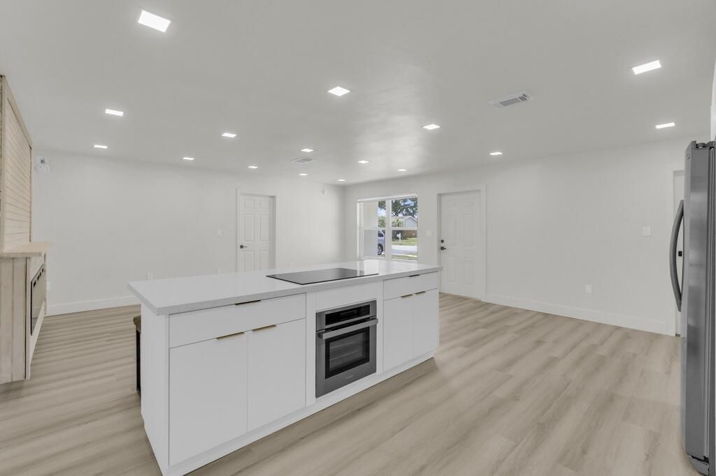 8431 NW 27th Place, Sunrise, FL 33322 Photo
