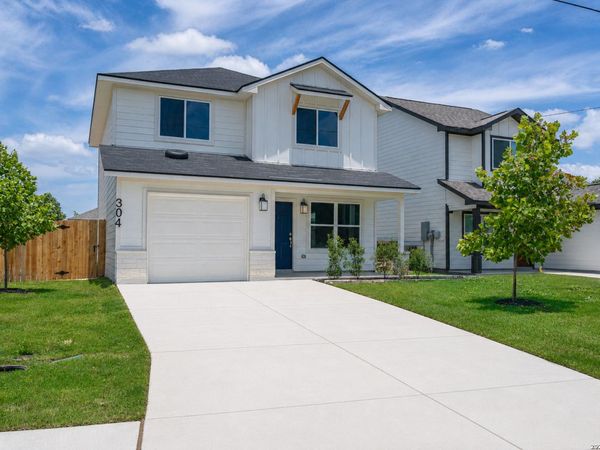 304 W Martindale, Seguin, TX 78155