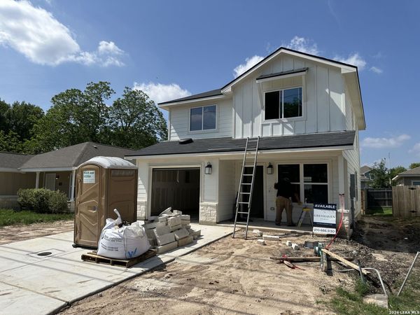 304 W Martindale, Seguin, TX 78155