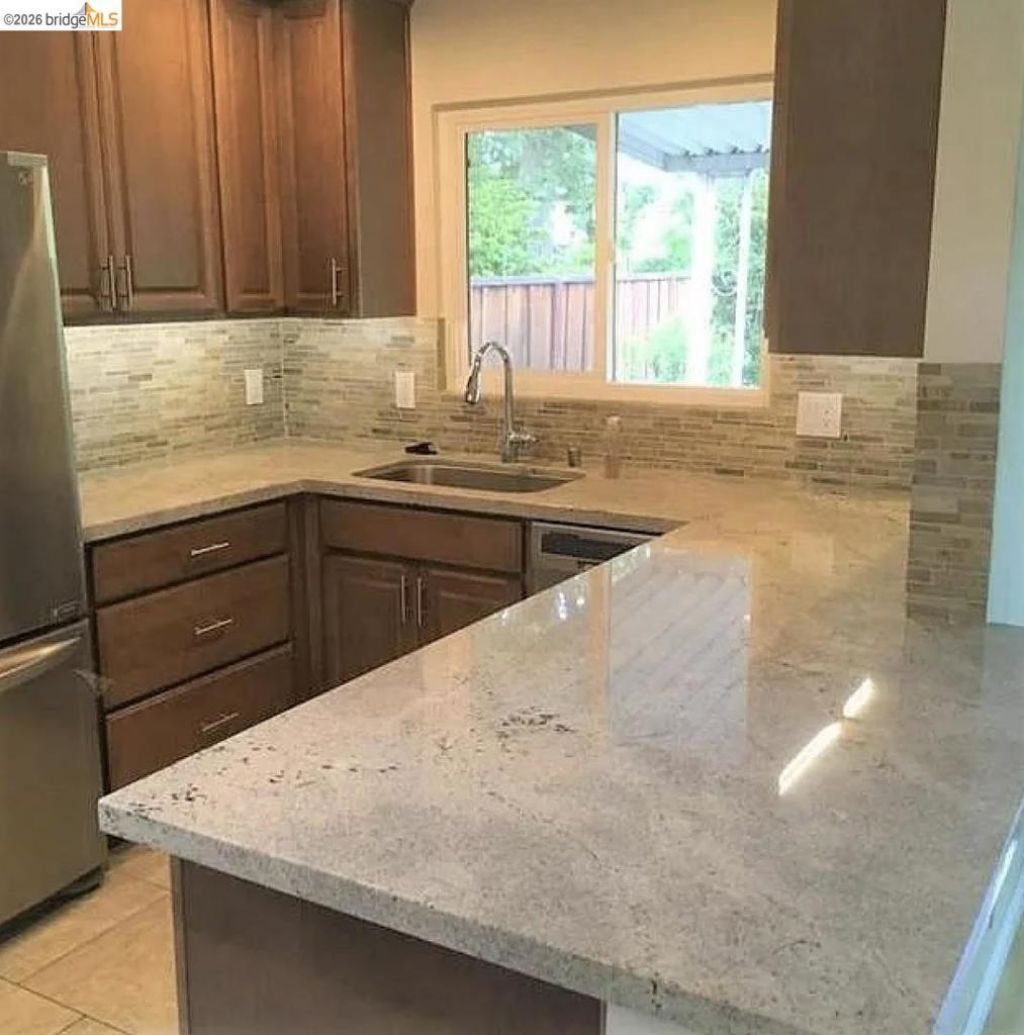 902 Tanager Ct, Sunnyvale, CA 94087 Main Photo