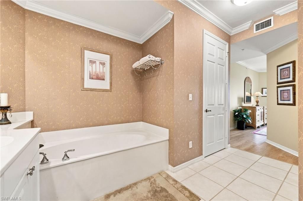 410 Flagship Dr, Unit 1105, Naples, FL 34108 Photo