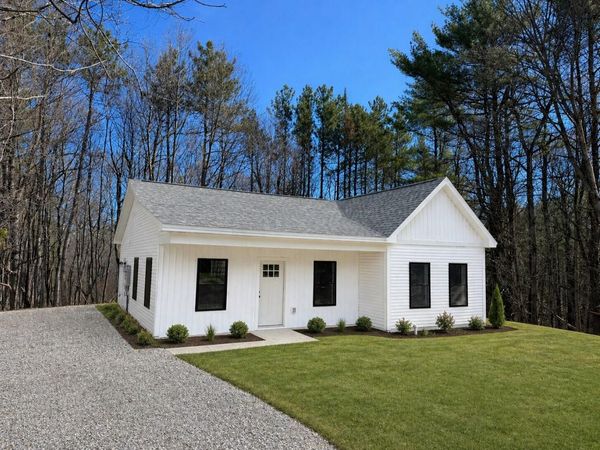 15 Sylvan Road, Orono, ME 04473