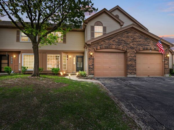 250 Wellington Circle , Gurnee, IL 60031