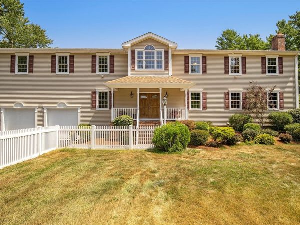 220 Mattapoisett Rd, Rochester, MA 02770