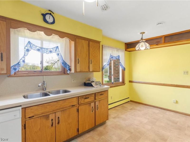 7903 E Liberty Street, Hubbard, OH 44425 Photo 17