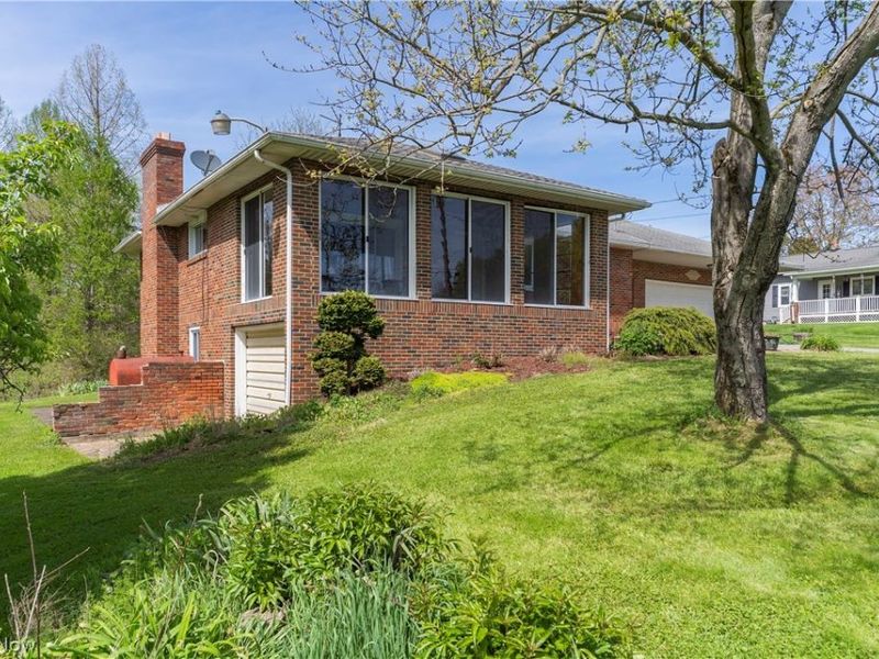 7903 E Liberty Street, Hubbard, OH 44425 Photo 2