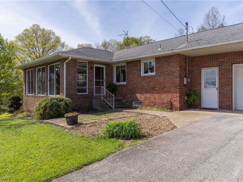 7903 E Liberty Street, Hubbard, OH 44425 Photo 4