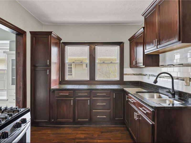 10109 Almira Avenue , Cleveland, OH 44111 Photo 15