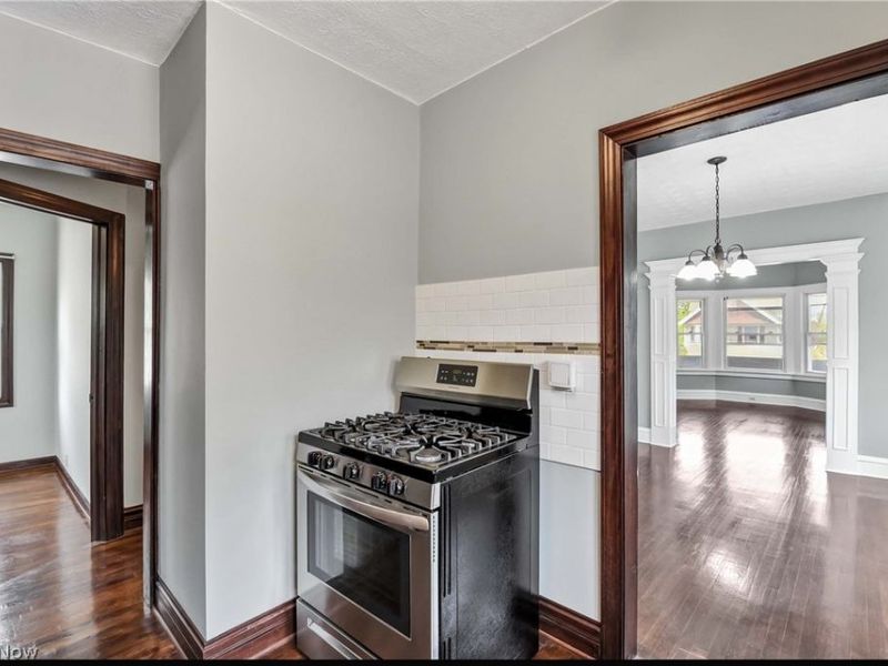 10109 Almira Avenue , Cleveland, OH 44111 Photo 17