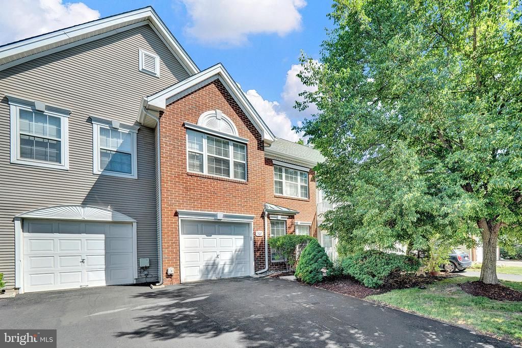 307 Bollen Court, Pennington, NJ 08534 Main Photo