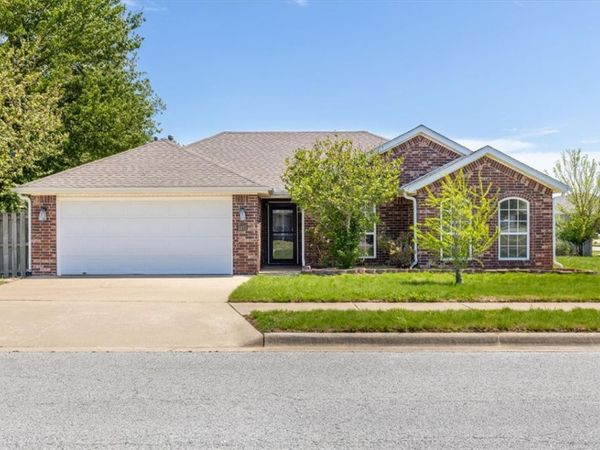 1051 Cabriolet Street , Bentonville, AR 72712
