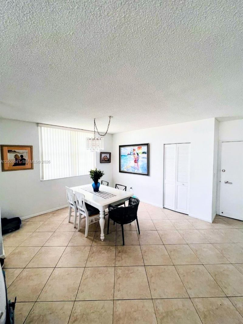 300 Bayview Dr , Unit 915, Sunny Isles Beach, FL 33160 Photo