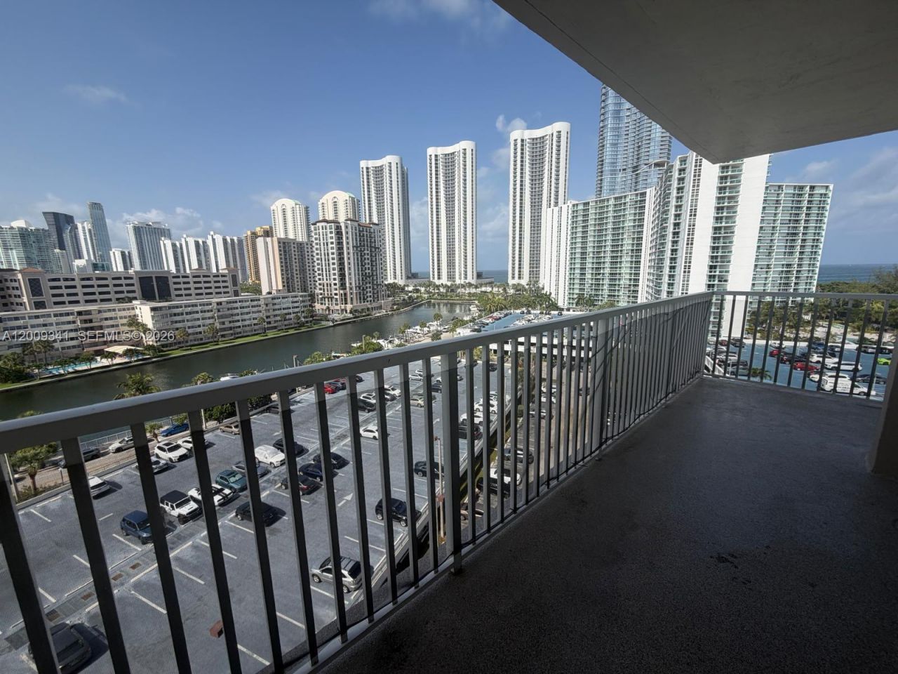 300 Bayview Dr , Unit 915, Sunny Isles Beach, FL 33160 Photo