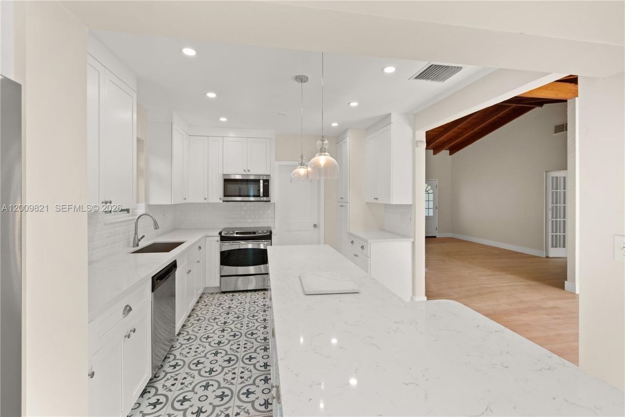 5614 San Vicente St , Coral Gables, FL 33146 Photo
