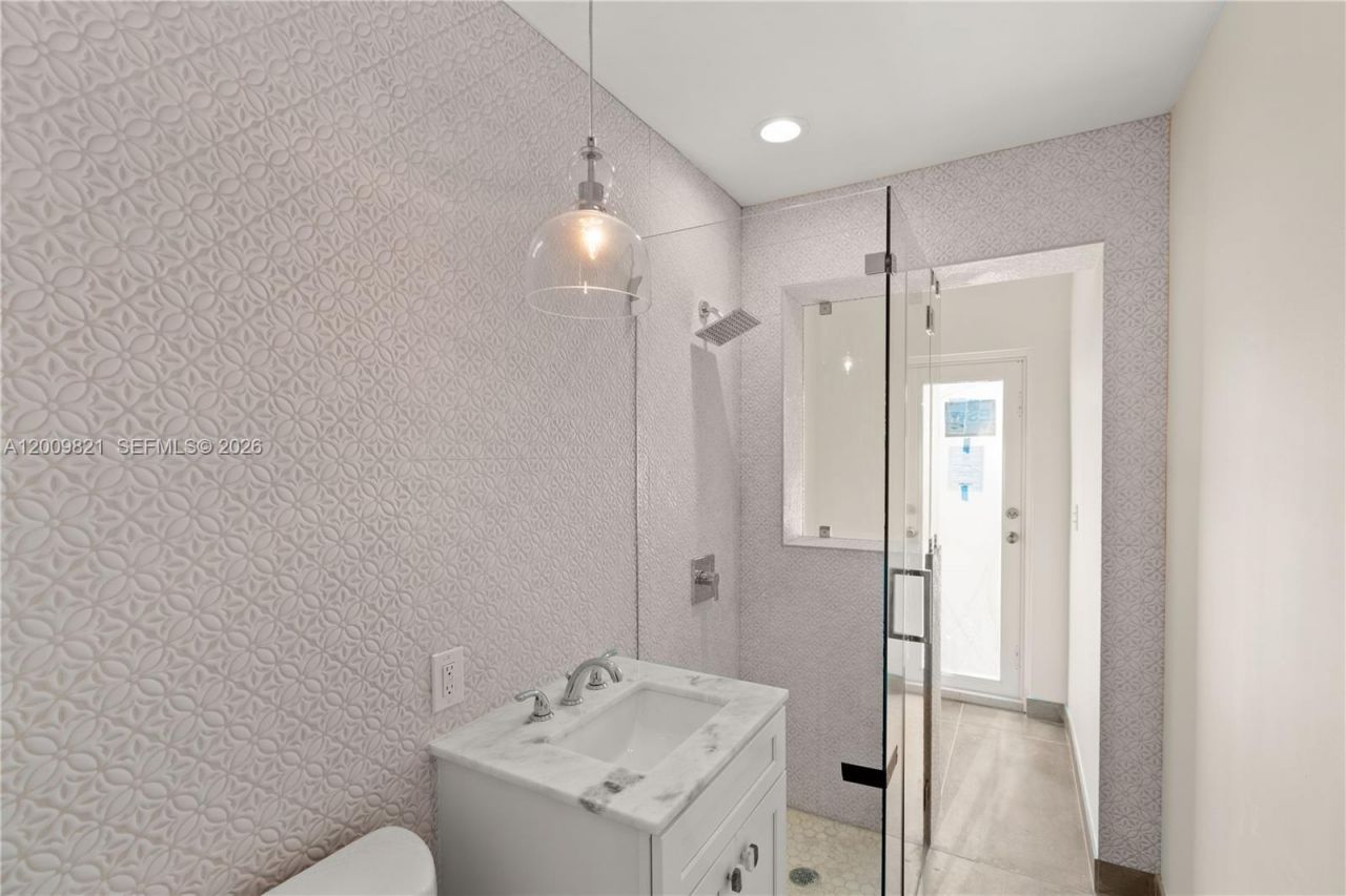 5614 San Vicente St , Coral Gables, FL 33146 Photo