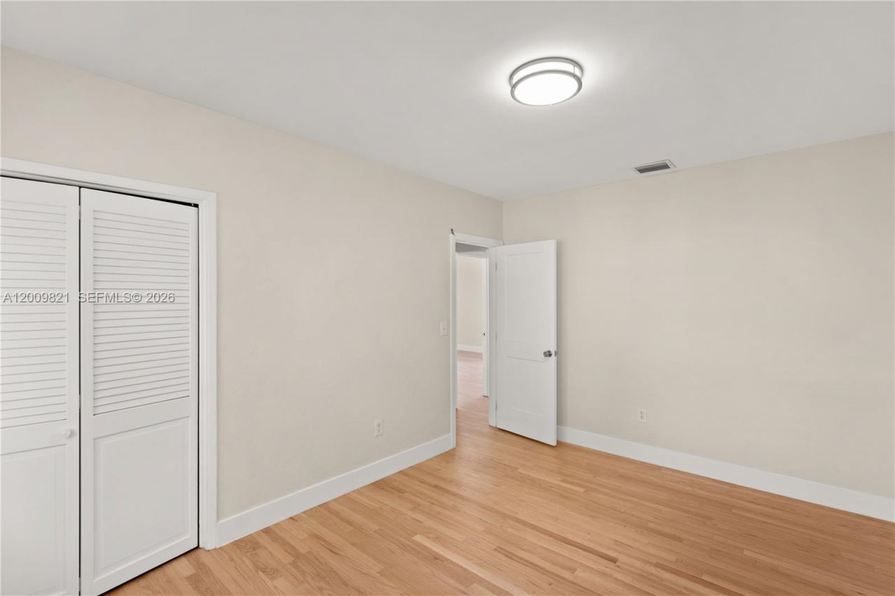 5614 San Vicente St , Coral Gables, FL 33146 Photo
