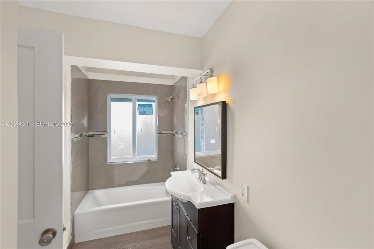 5614 San Vicente St , Coral Gables, FL 33146 Photo