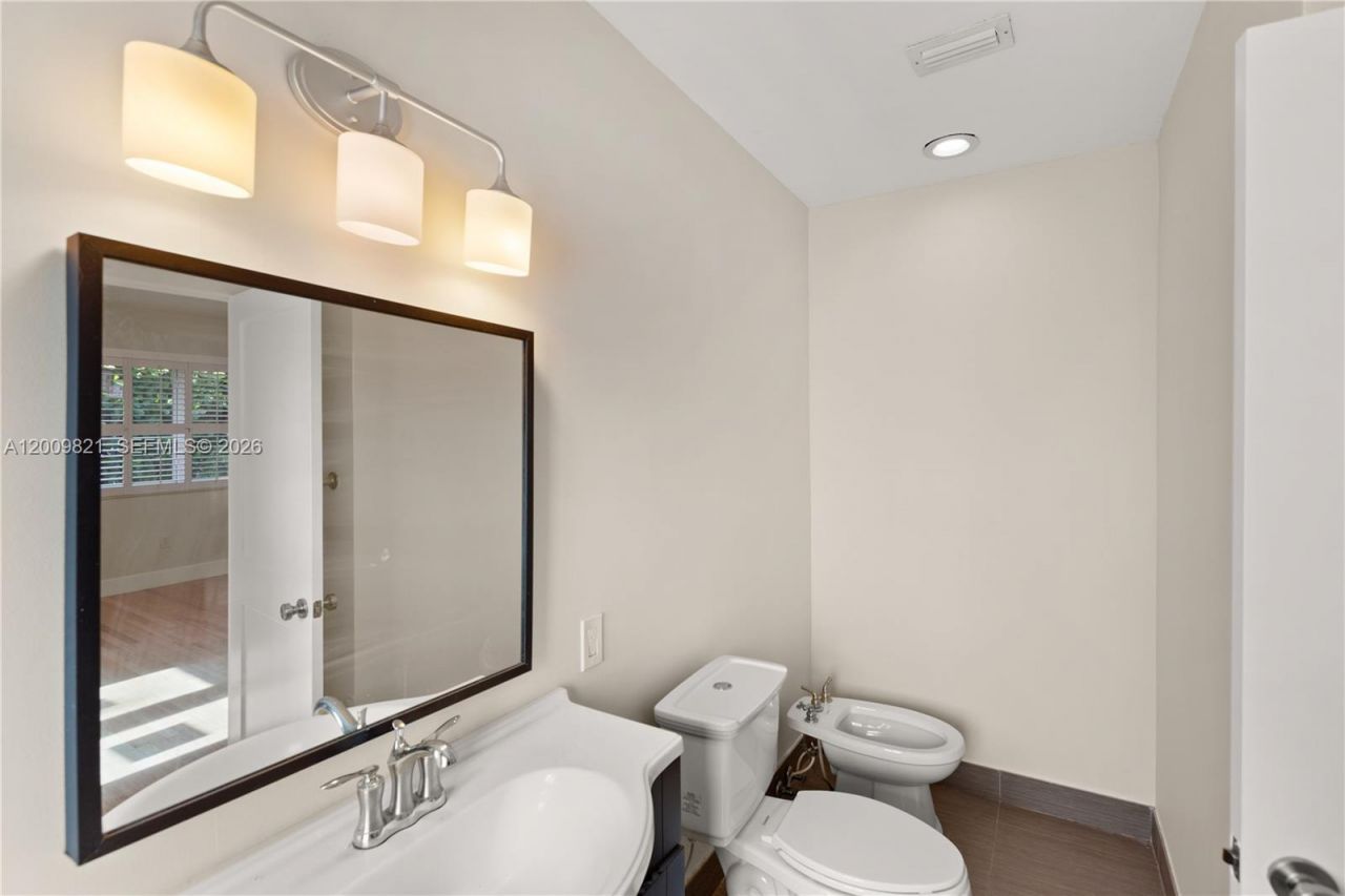 5614 San Vicente St , Coral Gables, FL 33146 Photo