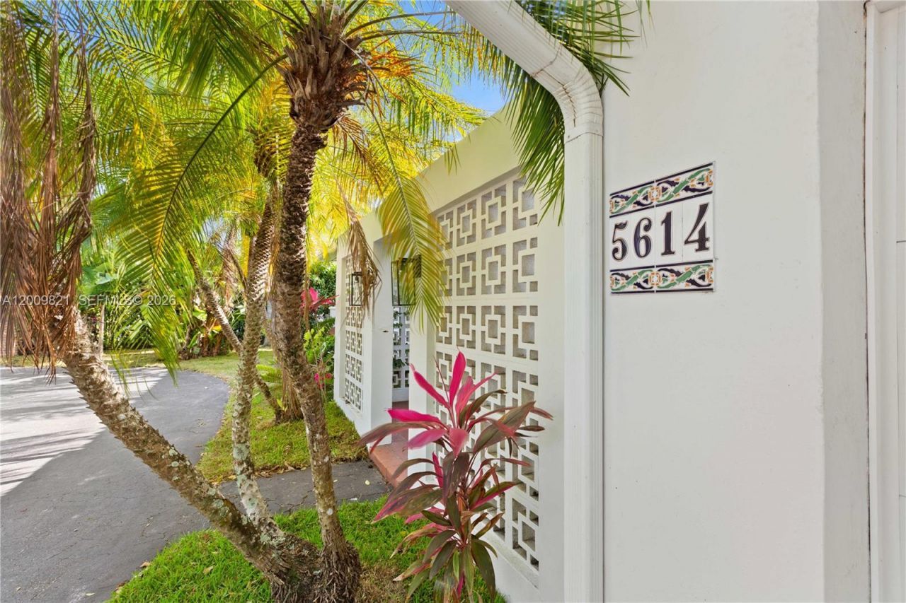 5614 San Vicente St , Coral Gables, FL 33146 Photo