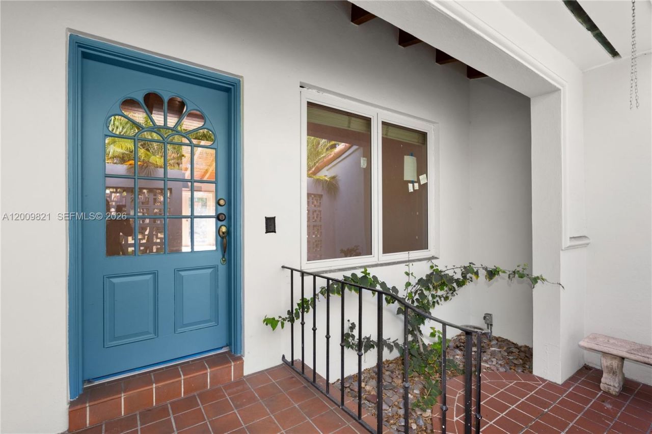 5614 San Vicente St , Coral Gables, FL 33146 Photo