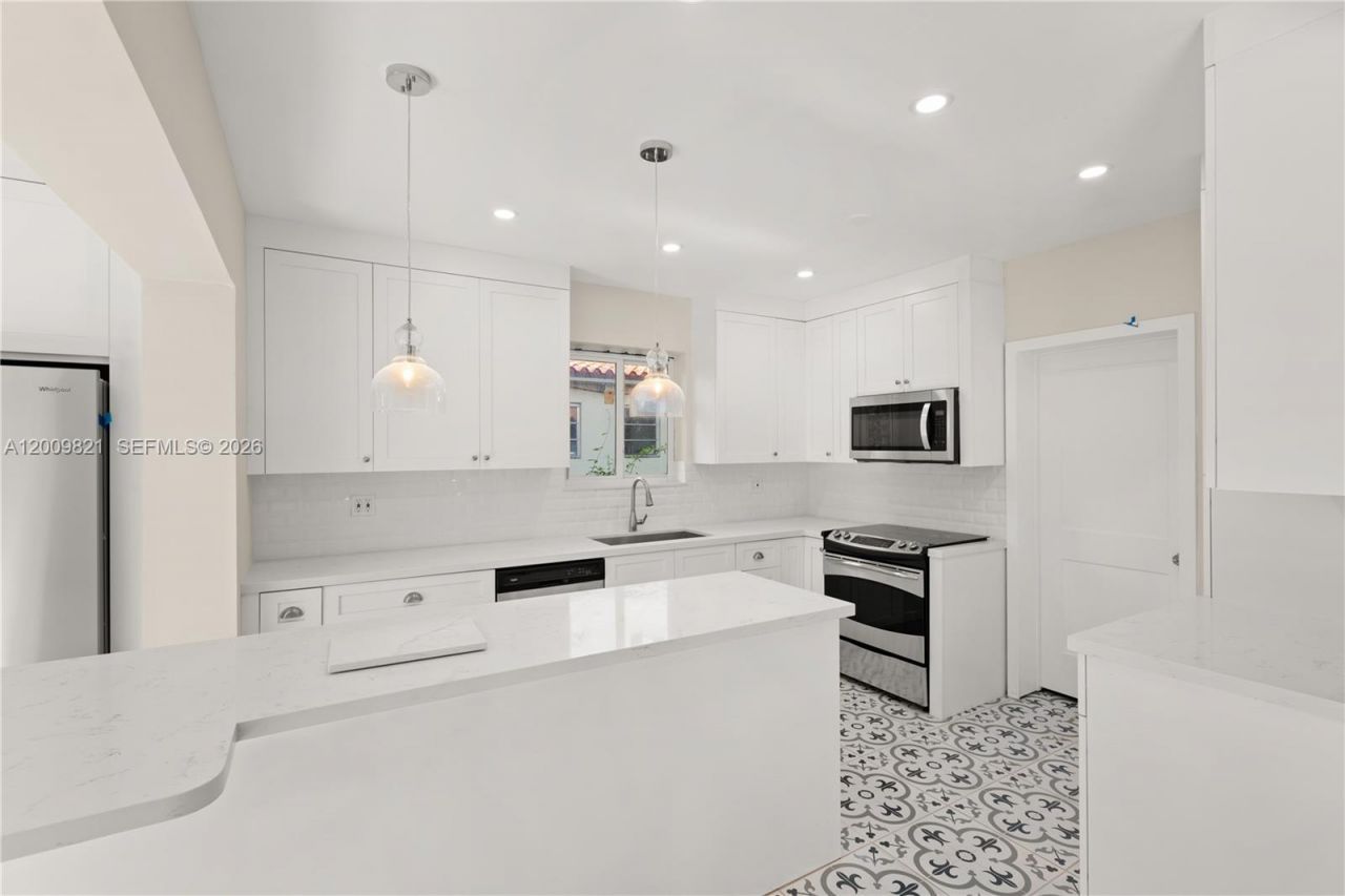 5614 San Vicente St , Coral Gables, FL 33146 Photo