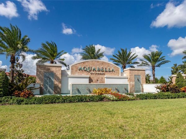 3364 W 103rd Ter , Hialeah, FL 33018