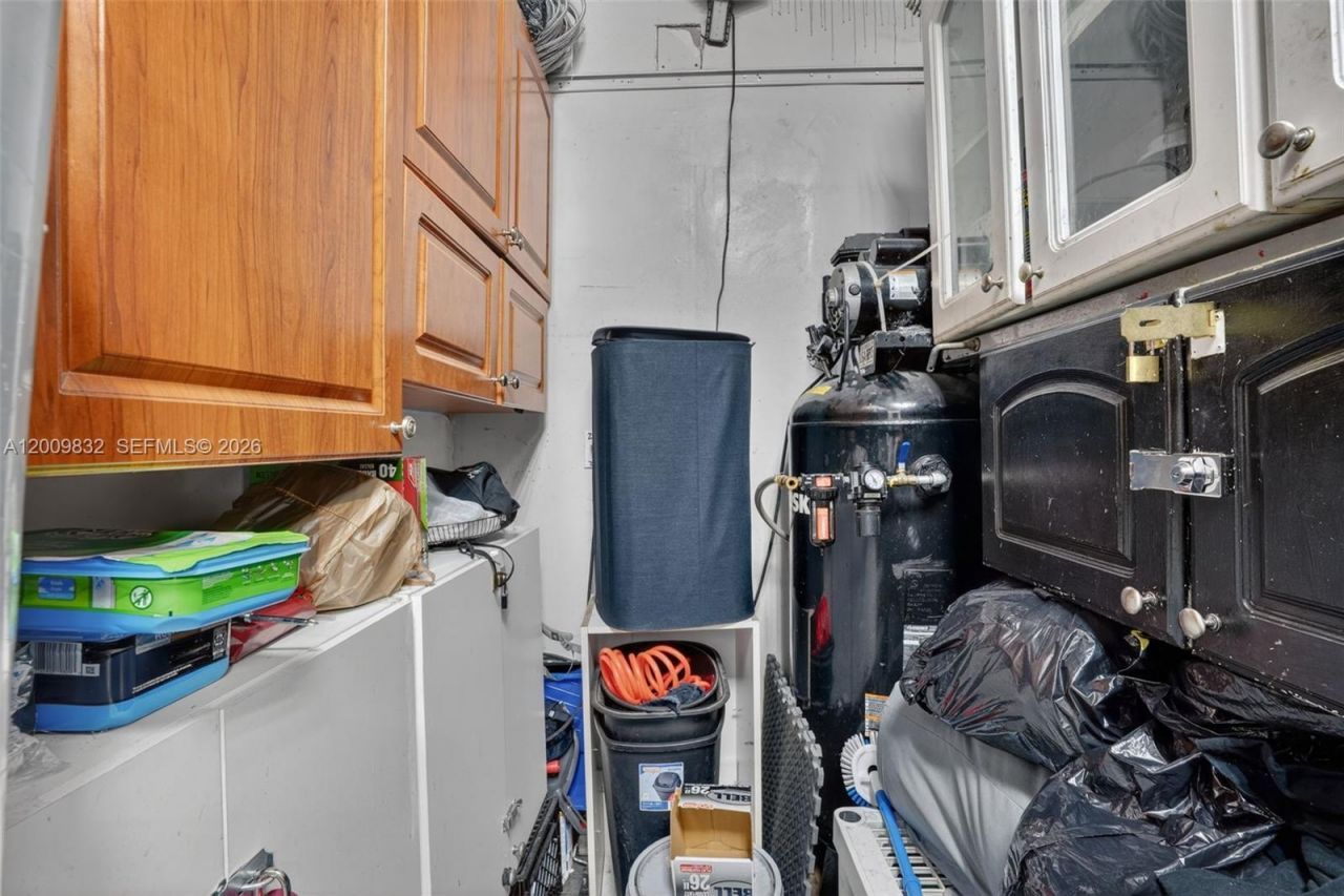 Established Barbershop For Sale â?? Prime Kendall , Kendall, FL 33175 Photo