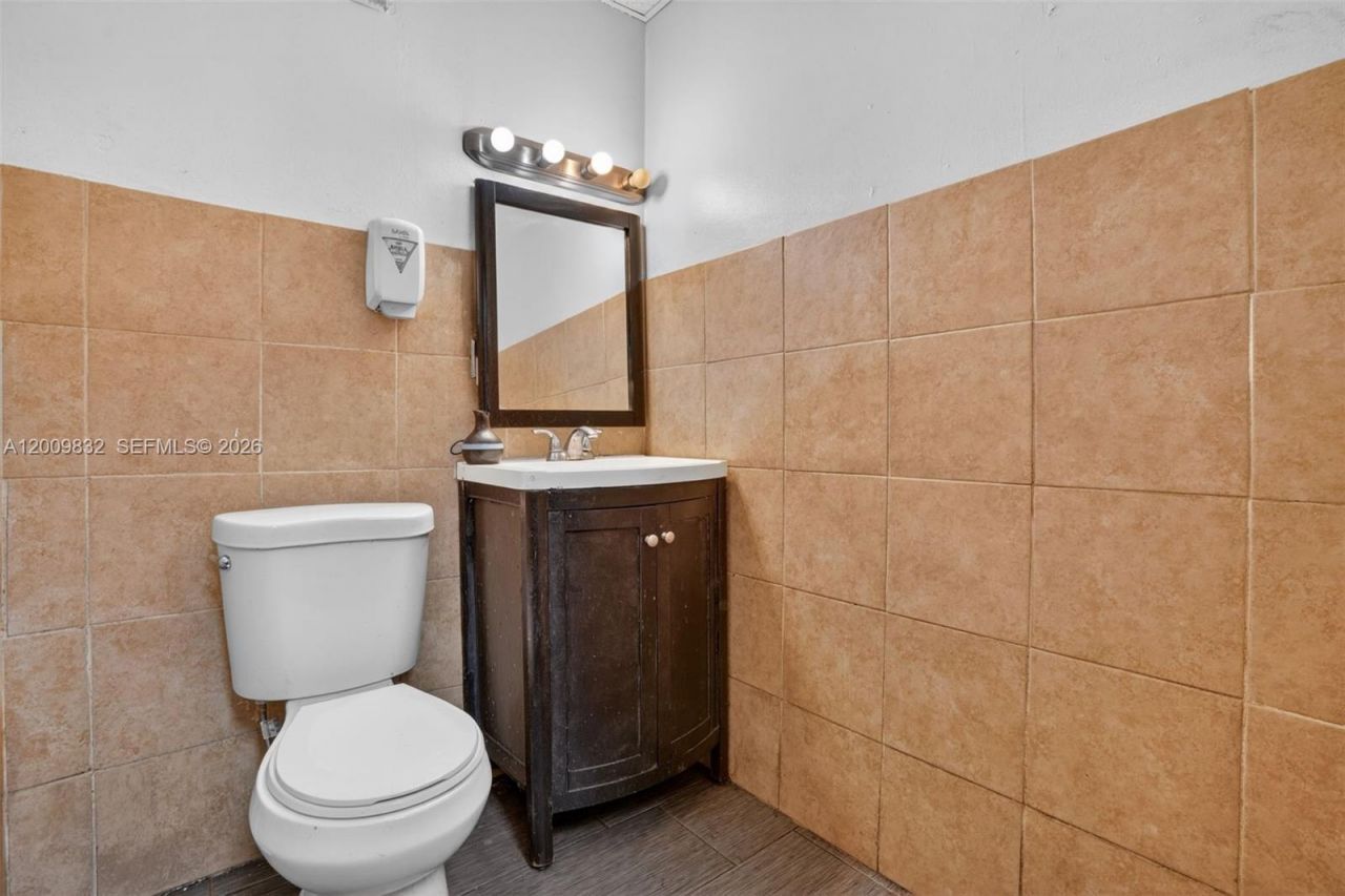 Established Barbershop For Sale â?? Prime Kendall , Kendall, FL 33175 Photo