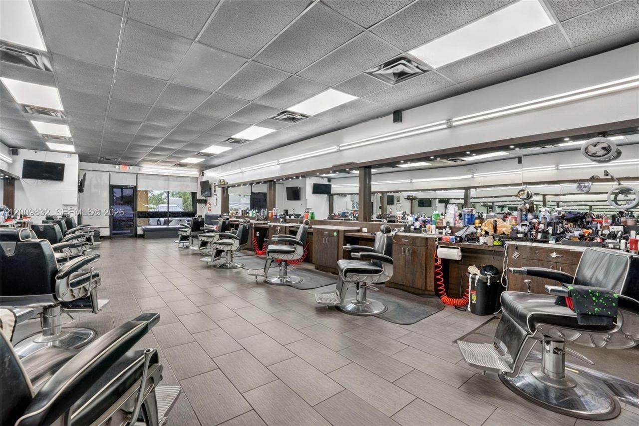 Established Barbershop For Sale â?? Prime Kendall , Kendall, FL 33175 Photo