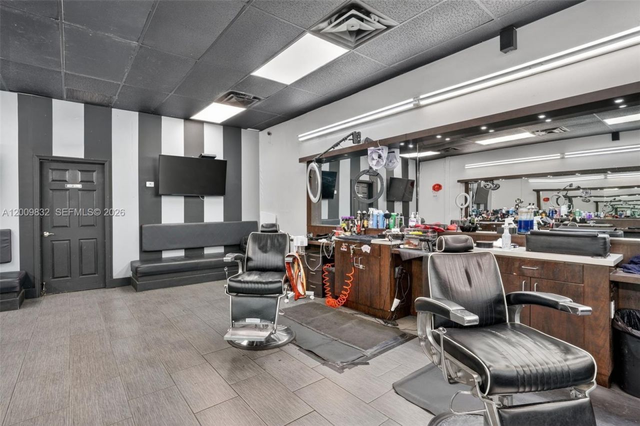 Established Barbershop For Sale â?? Prime Kendall , Kendall, FL 33175 Photo