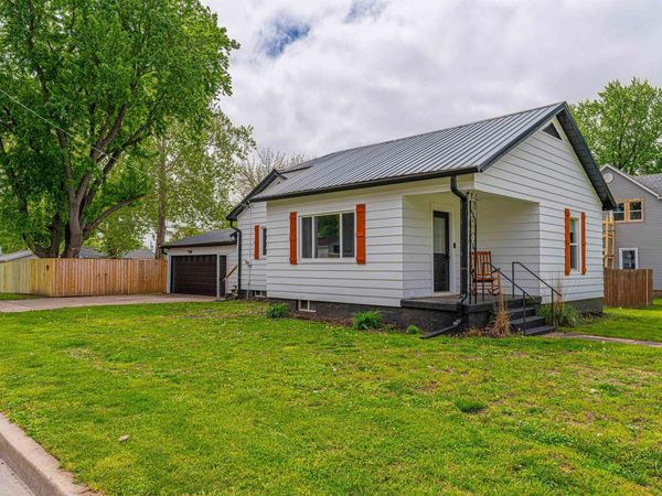 1228 N OTTAWA Street, Lincoln, IL 62656