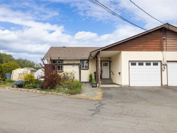 5784 Lakes Rd , Unit E, Duncan, BC V9L 3E9