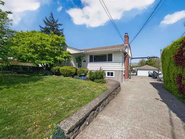 550 Cadogan St , Nanaimo, BC V9S 1T4