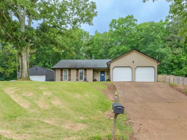 249 New Castle Dr, Florence, AL 35633