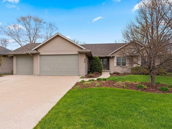 1890 WHITE WOLF LANE, Kaukauna, WI 54130