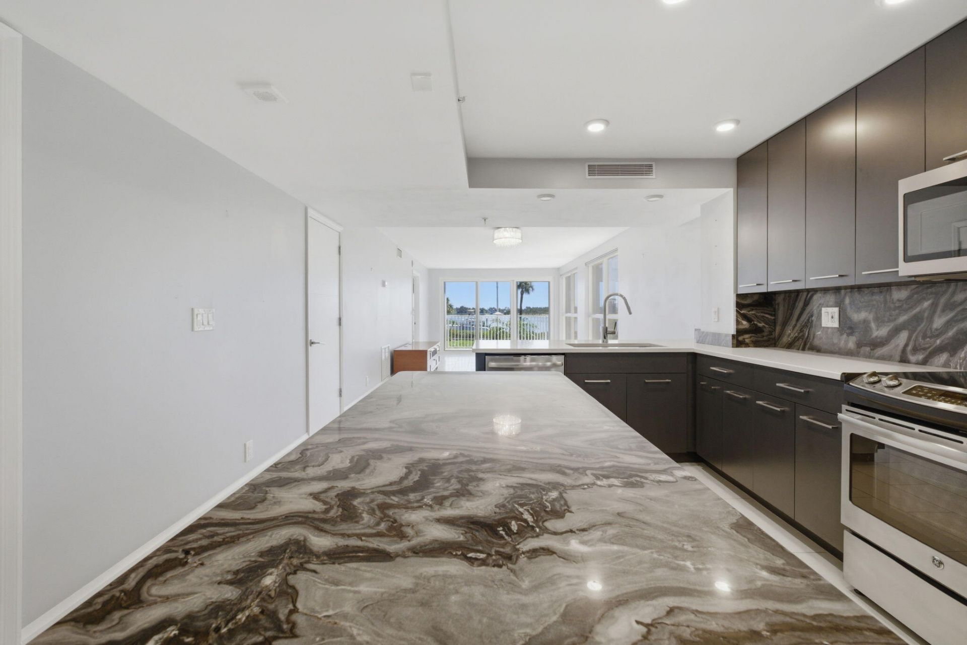 3901 S Flagler Drive, Unit 203, West Palm Beach, FL 33405 Photo