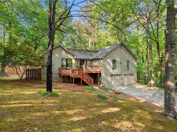 306 Covey Court , Woodstock, GA 30188
