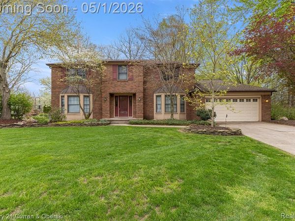 29216 Arlington Way Court, Farmington Hills, MI 48331