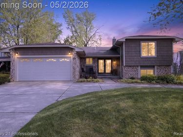 45560 Edgewood Court, CANTON, MI 48187