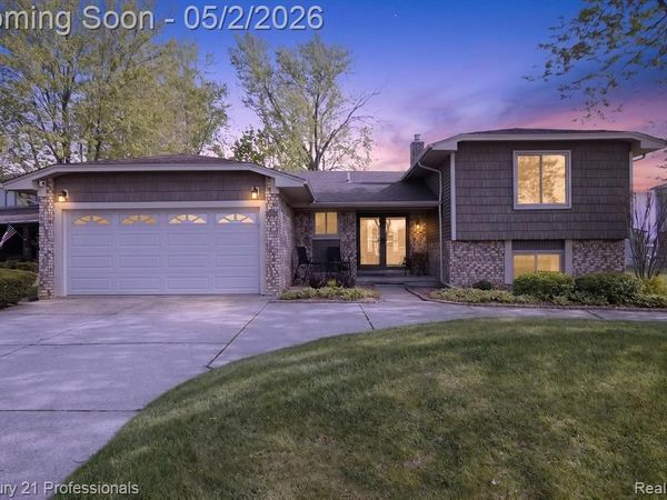 45560 Edgewood Court, CANTON, MI 48187