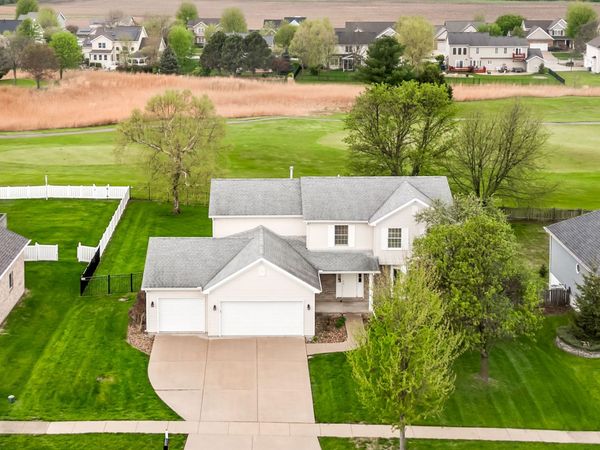 25 Pebblebrook Court , Bloomington, IL 61705