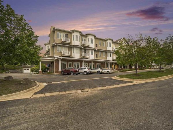 725 Harbor Watch Drive, Unit Suite 213, Petoskey, MI 49770