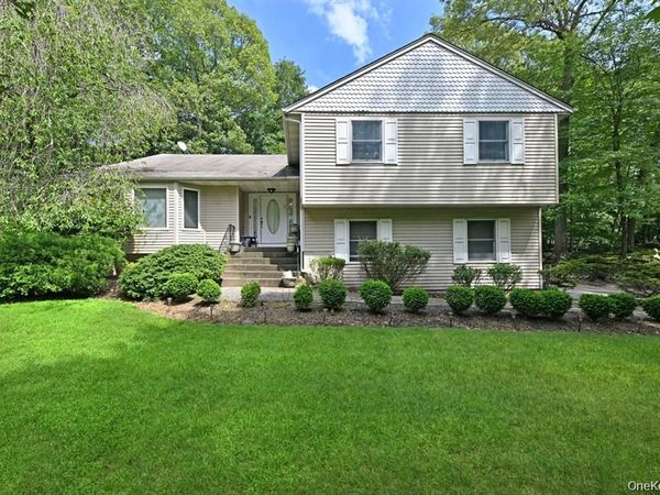 17 E Stemmer Lane , Suffern, NY 10901