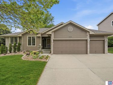 21780 Ponderosa Drive , Gretna, NE 68028
