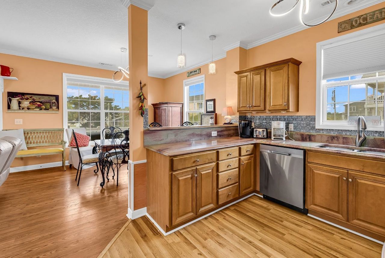 124 Rainbow Dr.  Photo 10