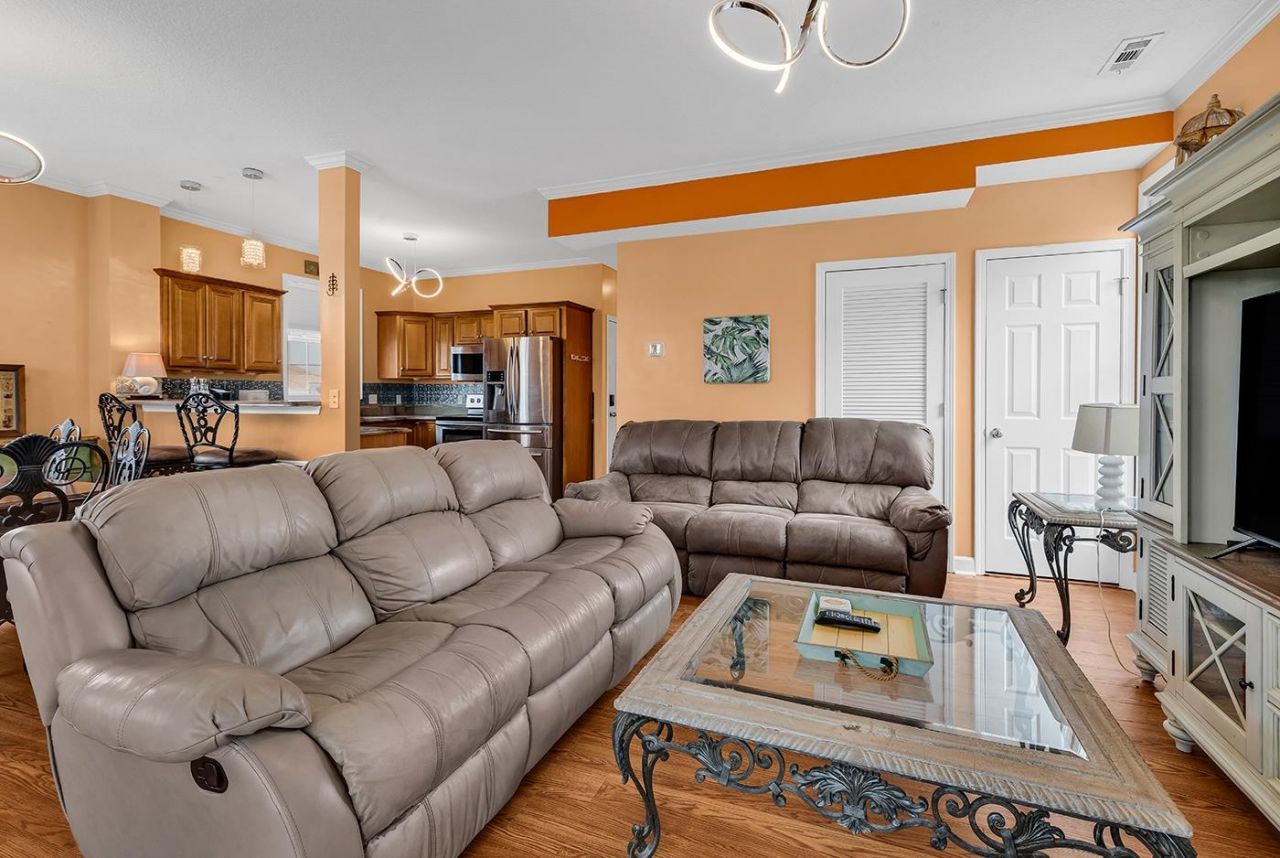 124 Rainbow Dr.  Photo 6