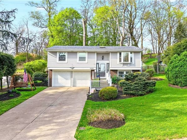 1032 Willow Glen Drive, Bethel Park, PA 15102